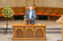 Rev Fergus Cook welcomes the Congregation