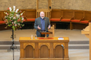 Rev Fergus Cook welcomes the Congregation